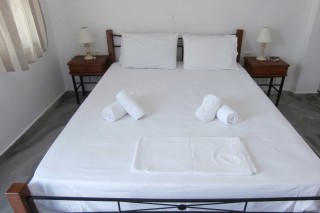 accommodation galini kionia bedroom